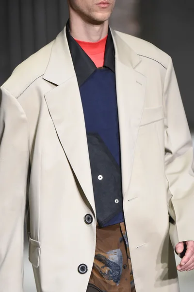 Look 40